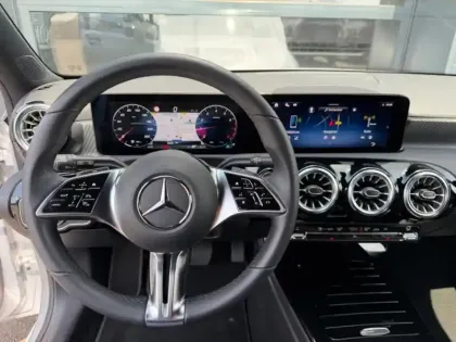 Photo 15 Mercedes Classe A 180 Progressive Line