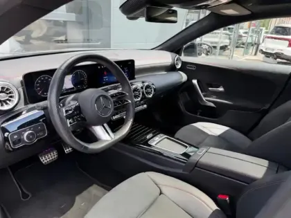 Photo 11 Mercedes CLA  250 e Hybrid EQ Coupé AMG 