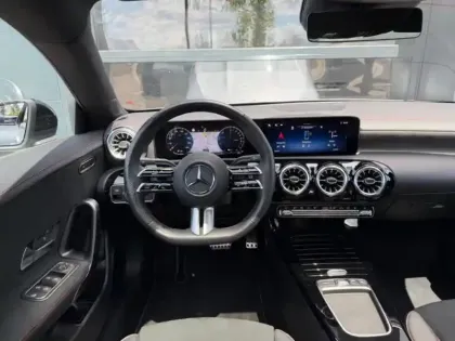 Photo 10 Mercedes CLA  250 e Hybrid EQ Coupé AMG 