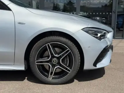 Photo 8 Mercedes CLA  250 e Hybrid EQ Coupé AMG 