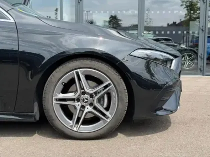 Photo 8 Mercedes Classe A  200 d AMG Line