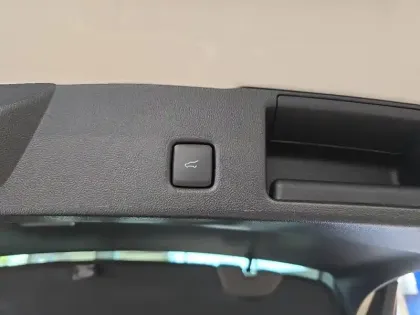 Photo 10 Ford Kuga  2.5 Duratec 180ch Hybrid FlexiFuel Sound Edition Powershift