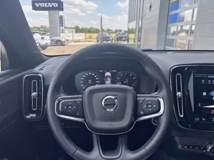 Photo 7 Volvo XC40  T2 129ch Momentum Business Geartronic 8