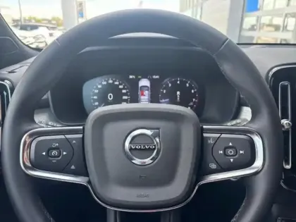 Photo 10 Volvo XC40  T2 129ch Momentum Business Geartronic 8