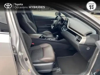 Photo 5 Toyota C-HR  122h Distinctive 2WD E-CVT RC18