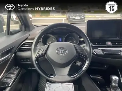 Photo 8 Toyota C-HR  122h Distinctive 2WD E-CVT RC18