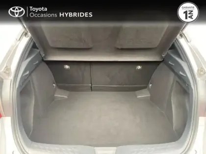 Photo 9 Toyota C-HR  122h Distinctive 2WD E-CVT RC18