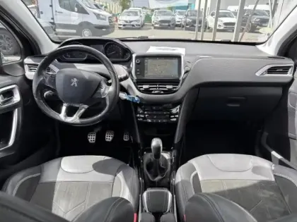 Photo 5 Peugeot 2008  1.6 BlueHDi 100ch Allure