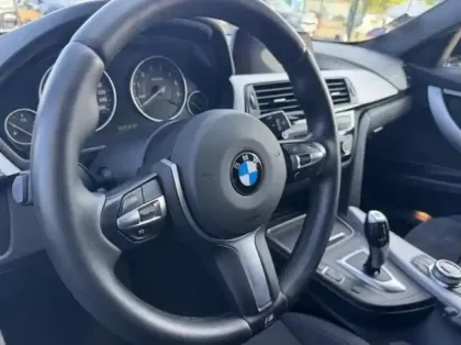 Photo 14 BMW Serie 3 Série 3 Touring 318iA 136ch M Sport