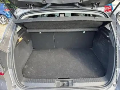 Photo 13 Renault Captur  1.6 E-Tech hybride rechargeable 160ch Initiale Paris -21