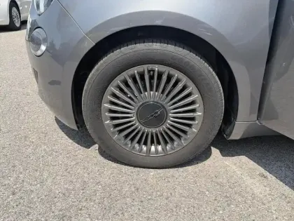 Photo 7 Fiat 500  e 118ch Icône