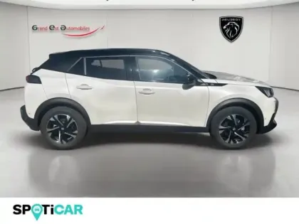 Photo 6 Peugeot 2008  e- 136ch GT