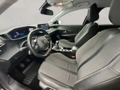 Photo 27 Peugeot 208  BlueHDi 100 S&S BVM6