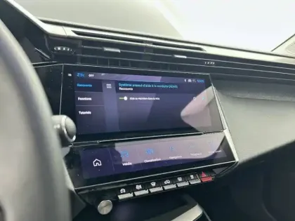 Photo 22 Peugeot 408  PHEV 180 e-EAT8