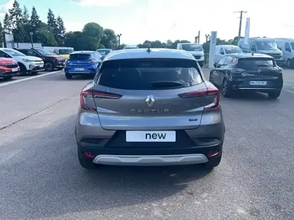 Photo 12 Renault Captur  E-Tech full hybrid 145