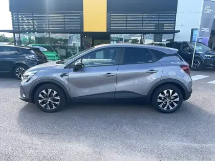 Photo 13 Renault Captur  E-Tech full hybrid 145