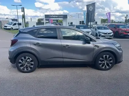 Photo 15 Renault Captur  E-Tech full hybrid 145
