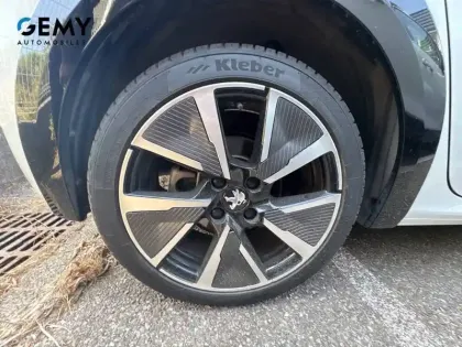 Photo 10 Peugeot 208  Electrique 50 kWh 136ch