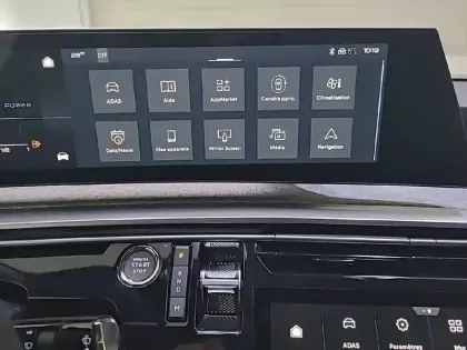 Photo 23 Peugeot 3008  Hybrid 145 e-DCS6