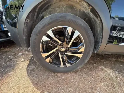 Photo 35 Peugeot 2008  PureTech 130 S&S BVM6