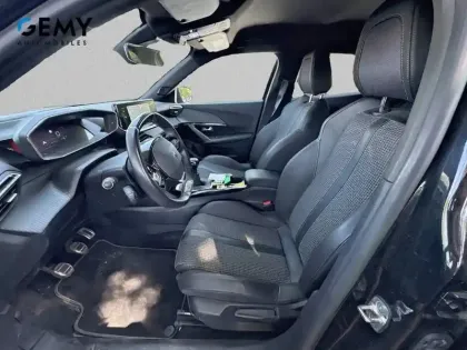Photo 33 Peugeot 2008  PureTech 130 S&S BVM6