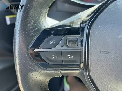 Photo 19 Peugeot 2008  PureTech 130 S&S BVM6