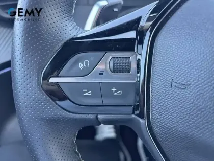 Photo 16 Peugeot 2008  Hybrid 136 e-DCS6