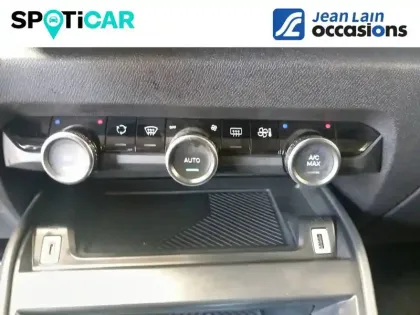 Photo 18 Citroën C4 e- 136 ch Automatique