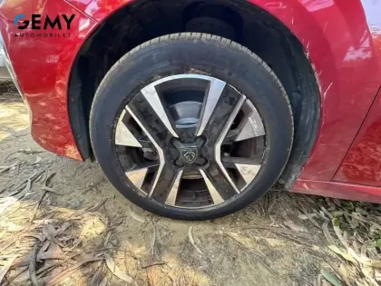 Photo 10 Peugeot 208  PureTech 100 S&S BVM6