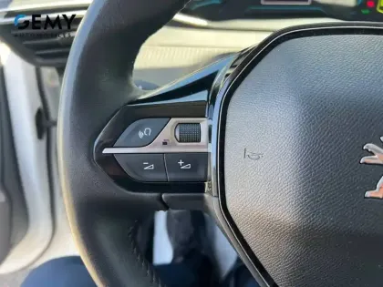 Photo 12 Peugeot 208  Electrique 50 kWh 136ch