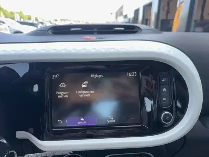 Photo 38 Renault Twingo  III E-Tech