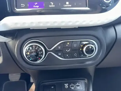 Photo 40 Renault Twingo  III E-Tech