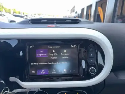 Photo 39 Renault Twingo  III E-Tech