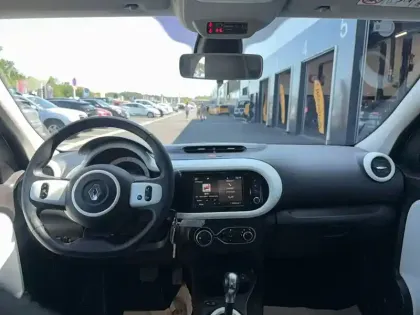 Photo 10 Renault Twingo  III E-Tech