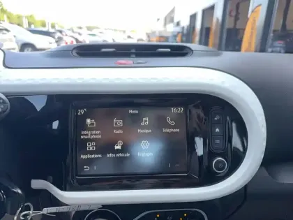 Photo 37 Renault Twingo  III E-Tech