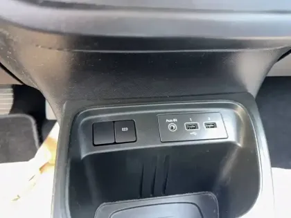 Photo 41 Renault Twingo  III E-Tech