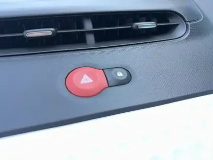 Photo 47 Renault Twingo  III E-Tech