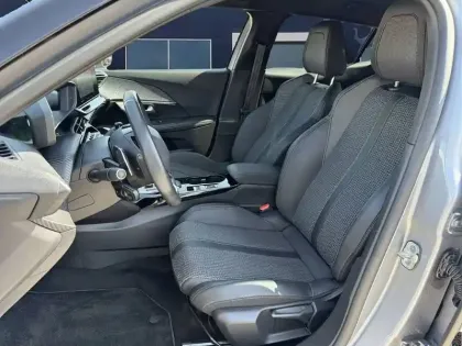 Photo 13 Peugeot 2008  PureTech 130 S&S EAT8