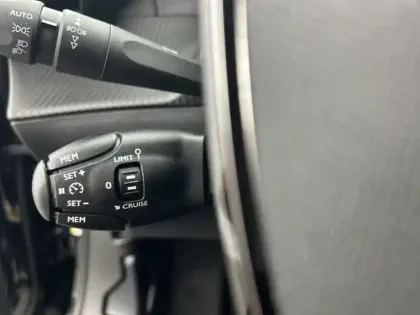 Photo 15 Peugeot 2008  PureTech 130 S&S BVM6