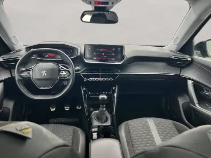 Photo 12 Peugeot 2008  PureTech 130 S&S BVM6