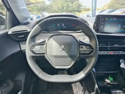 Photo 8 Peugeot 208  Electrique 50 kWh 136ch