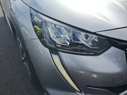 Photo 15 Peugeot 208  Electrique 50 kWh 136ch