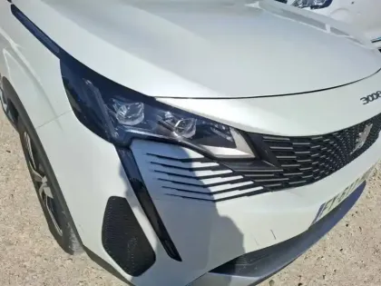 Photo 41 Peugeot 3008  Hybrid 225 e-EAT8