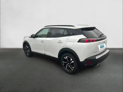 Photo 6 Peugeot 2008  PureTech 130 S&S EAT8