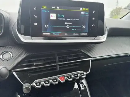 Photo 7 Peugeot 208  Electrique 50 kWh 136ch