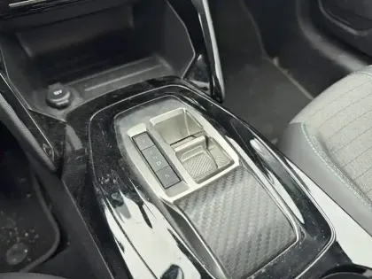 Photo 6 Peugeot 208  Electrique 50 kWh 136ch