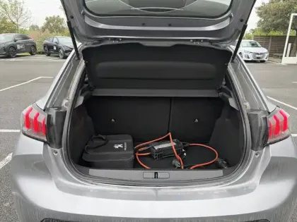 Photo 18 Peugeot 208  Electrique 50 kWh 136ch