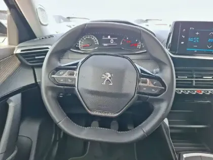 Photo 8 Peugeot 2008  PureTech 100 S&S BVM6