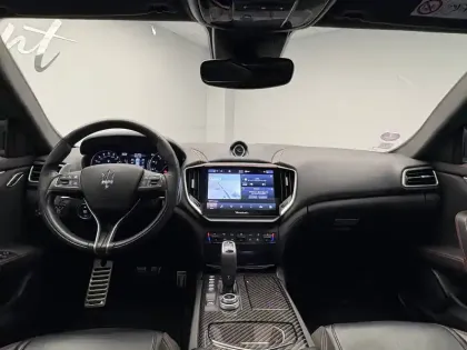 Photo 11 Maserati Ghibli  V8 580 ch