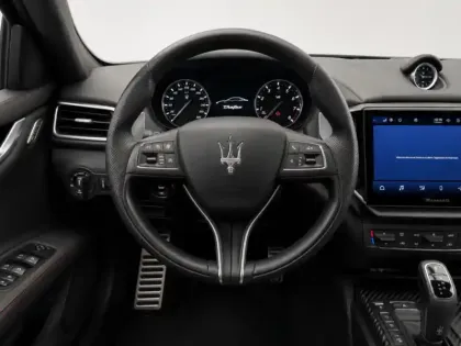 Photo 15 Maserati Ghibli  V8 580 ch